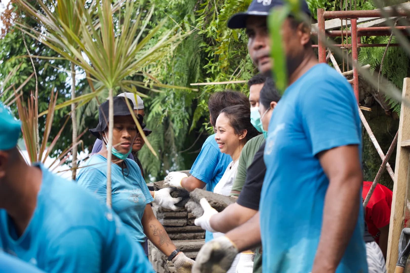 Lembeh team working on the renovations
