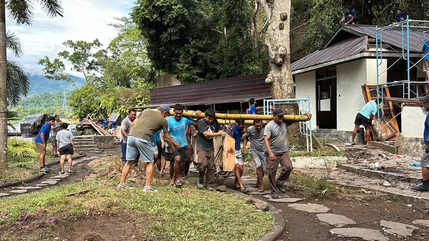 Danny and Lembeh Construction team