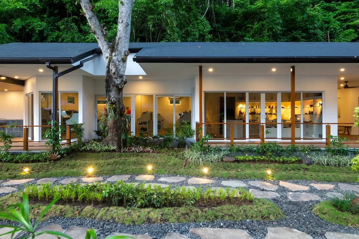 Lembeh New Photo Center (outside view)