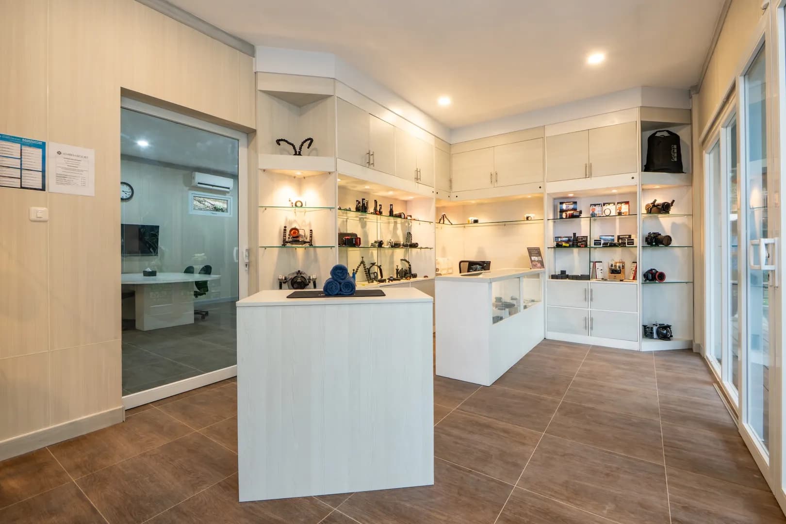 Lembeh New Photo Center