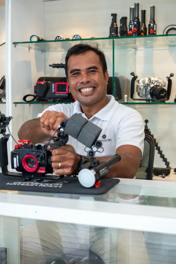 Sandro - Photo Center Assistant