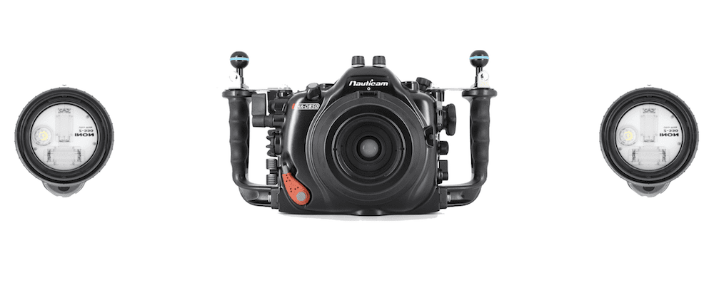 Strobe positioning for underwater photography